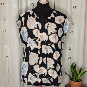 🌊3/$15 Pleione pastel floral short sleeve blouse Medium